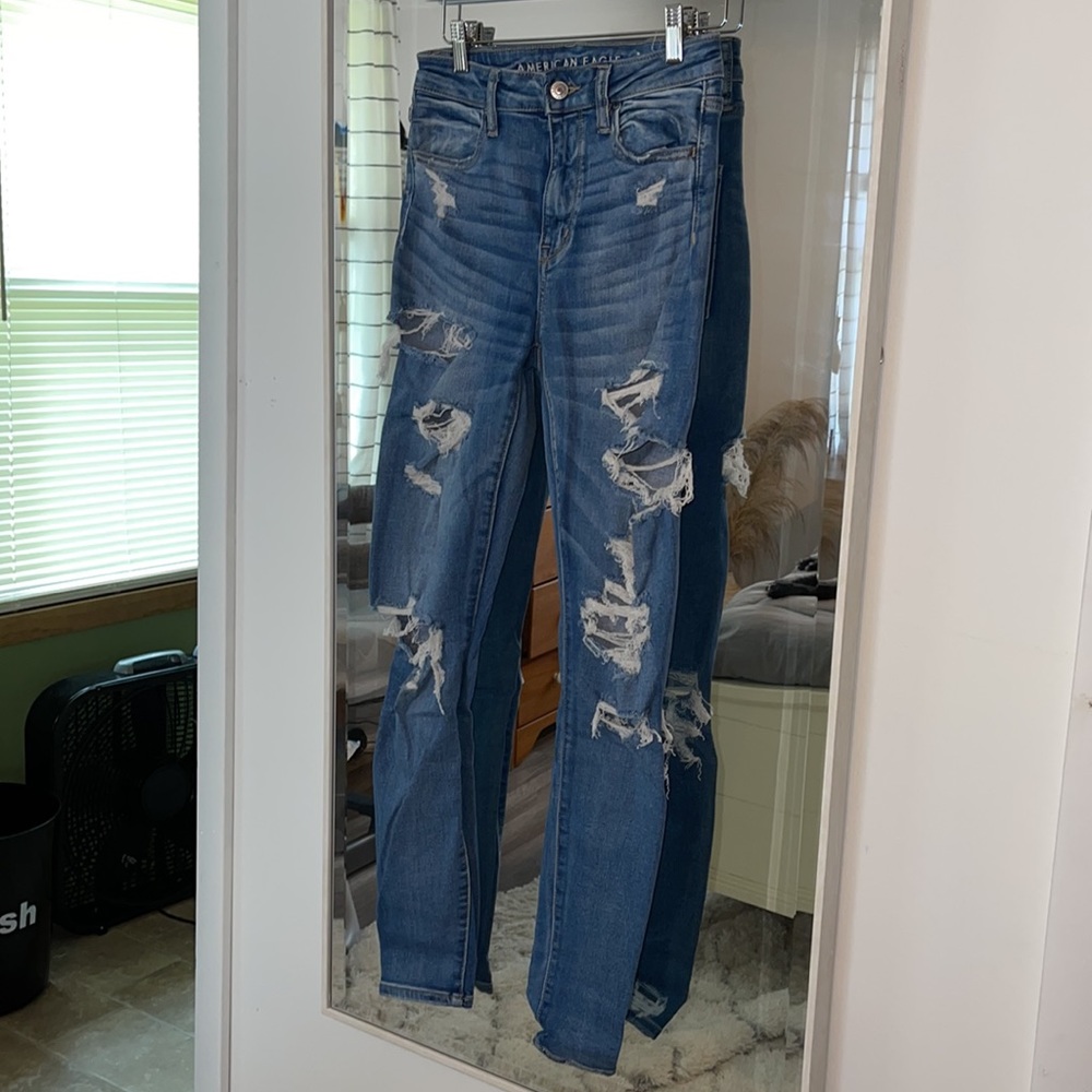 American Eagle Distressed Super Hi-Rise Jeggings - Picture 3 of 9